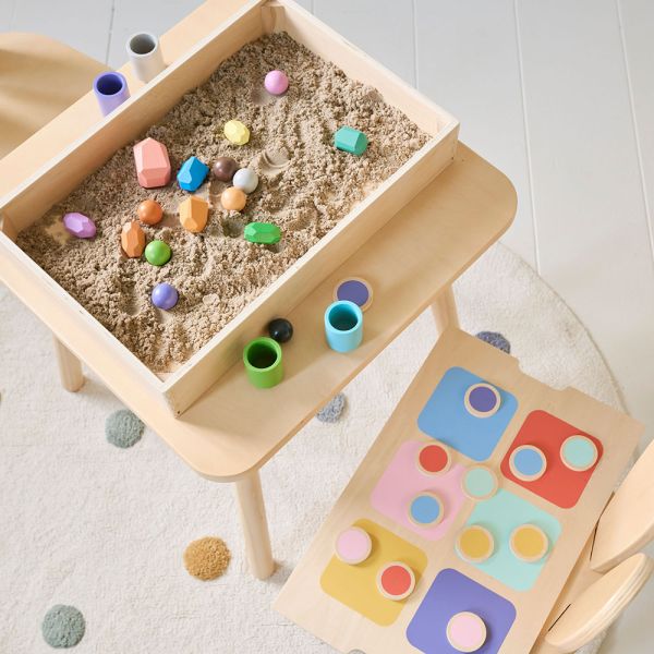Bac d'exploration Montessori multicolore incluant jeu de mémoire et tri des couleurs montessori par Petite Amélie 